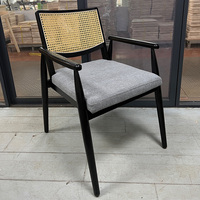 Chaise de restaurant en bois de caoutchouc de luxe nordique avec coussin de siège arrière en rotin semi-fini meubles de maison