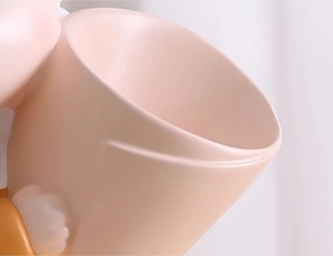 Figurines de personnes mignonnes et artisanat en résine Vase en résine élégant pour la décoration de la maison Pot de fleur avec un design complexe - Product Image 4