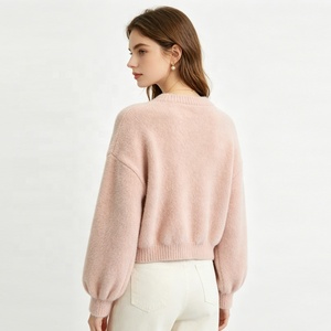 Cardigan en tricot doux rose poudré Zeyu pour femme, avec boutons perlés, manches longues lanternes, décontracté, pour le bureau ou le quotidien, en fausse fourrure - Product Image 4