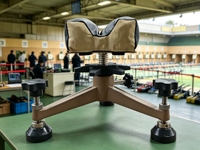 Support de tir en métal avec pieds de nivellement remplaçables pour le tir en extérieur et l'utilisation de cibles de tir à l'arc - Accessoires de tir