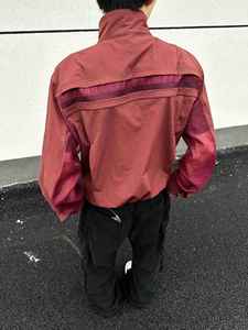 Chaqueta deportiva cortavientos de nailon ligera para hombre, venta al por mayor, chaqueta de chándal para correr de verano informal de Color rojo en contraste, ropa de invierno - Product Image 4