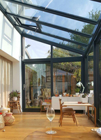 Sunroom de madera personalizado moderno con techo plano impermeable de estilo abierto deslizante hecho de vidrio templado Marco de aleación de aluminio para villas