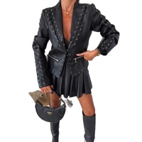 Blouson moto femme en similicuir chenille uni, coupe ajustée, col en V, manches longues, avec design blazer à œillets et lacets, collection Printemps