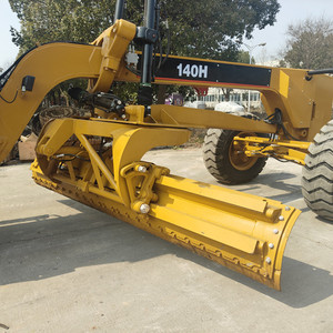 Niveleuse Caterpillar 140H d'occasion en bon état, faible nombre d'heures, pour la construction routière - Product Image 6