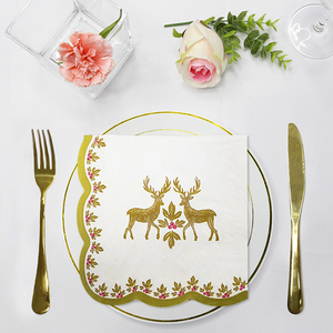 Serviettes jetables 3 plis à bord festonné motif rennes et baies de houx dorées pour fêtes de Noël et du <span class=keywords><strong>Nouvel</strong></span> <span class=keywords><strong>An</strong></span> – Serviettes de table personnalisées - Product Image 3
