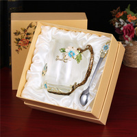 Ensemble de tasses jetables en verre de 550ml au design classique pour femmes avec soucoupes cadeaux d'affaires en forme de papillon pour café thé eau