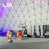 Dôme géodésique en acier avec couverture en PVC blanc de 35 m, tente de jeu de basket-ball 3x3