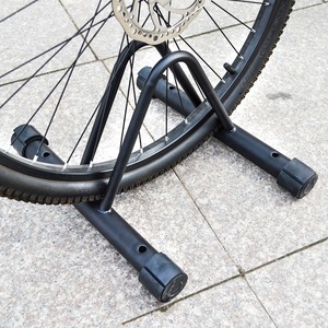 <span class=keywords><strong>Support</strong></span> vélo vertical en acier <span class=keywords><strong>pour</strong></span> VTT et vélo de route avec base <span class=keywords><strong>au</strong></span> <span class=keywords><strong>sol</strong></span> et <span class=keywords><strong>support</strong></span> arrière amovible - Product Image 5