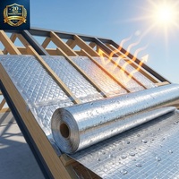 Feuille d'isolation moderne en aluminium renforcé avec tissu en fibre de verre, barrière radiante anti-UV et anti-déchirure pour sous-couche de toiture