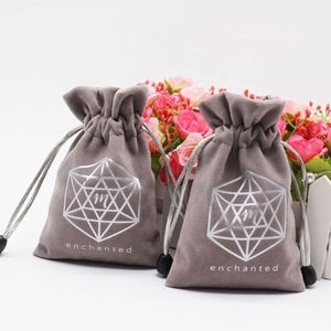 Pochette à Bijoux en Satin avec Cordon de Serrage, Sac en Velours Coloré de Petite Taille avec Logo Personnalisé pour Cadeaux Artisanaux et Bougies – Vente Directe Usine - Product Image 5