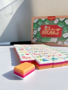 Jeu de Mahjong Américain de Précision à 160 Tuiles, Luxe 4 Couches, Personnalisé en Acrylique, Portable pour Joueurs Professionnels, <span class=keywords><strong>Poker</strong></span> & Divertissement - Product Image 1