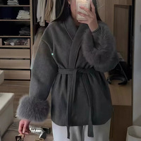 Veste longue à manches longues en fourrure à revers ample unie automne-hiver 2026 pour femme élégante cardigan chic à lacets en laine courte
