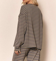 Ensemble deux pièces loungewear pour femme : haut rayé en coton à manches longues et pantalon de détente, personnalisable avec logo, vente en gros