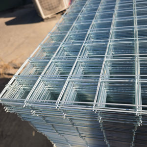 पोल्ट्री फार्म चिकन कोप बाड़ लगाने योग्य जस्ती वेल्डेड मेश शीट पशु बाड़ नेट सुरक्षात्मक पैनल - Product Image 1