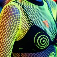 Top en résille fluorescent intégral - Tenue de rave qui brille dans le noir pour femmes pour les soirées EDM