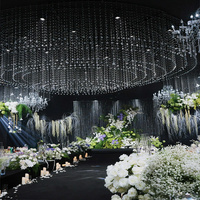 Lustre en cristal en forme d'arche circulaire, suspension verticale avec guirlande de cristaux pour la décoration de salle de mariage, de banquet ou de scène