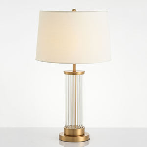 <span class=keywords><strong>Lampe</strong></span> <span class=keywords><strong>de</strong></span> table <span class=keywords><strong>de</strong></span> <span class=keywords><strong>chevet</strong></span> <span class=keywords><strong>de</strong></span> luxe traditionnelle en verre avec tube LED décoré, base en laiton doré, revêtement en tissu, vente chaude - Product Image 2