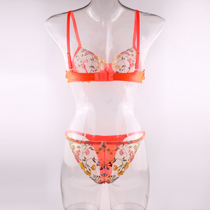 Conjunto de Lencería Sexy de 2 Piezas con Anillo de Acero Transparente y Bordado Floral, Tanga y Sujetador de Encaje - Product Image 3