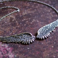 Nouveau collier tendance en alliage de style européen et américain, rétro, personnalisé, avec des ailes d'ange - Vente en gros directe d'usine