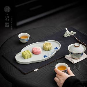 Retro Blue And White Porcelain Kung Fu <b>Tea</b> <b>Set</b> With Lid Small Ceramic Teapot Two <b>Cups</b> <b>Tea</b> Tray For Home Use And Entertaining - Product Image 4