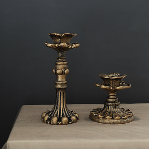 Portacandele in resina da pavimento alto in oro antico classico francese decorativo - Product Image 1