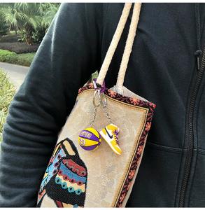 Брелок из ПВХ с тематикой НБА, баскетболиста Коби, подвеска для сумки, миниатюрная модель обуви, спортивный креативный декоративный аксессуар - Product Image 5