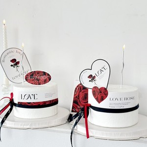 ของตกแต่งเค้กวันวาเลนไทน์รูปดอกกุหลาบอะคริลิค พร้อมการ์ดธีมความรัก สำหรับงานแต่งงานและงานปาร์ตี้ - Product Image 1