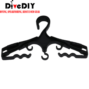 Colgador Multifuncional y Duradero de Material POM para Trajes de Buceo HG001 - Product Image 1