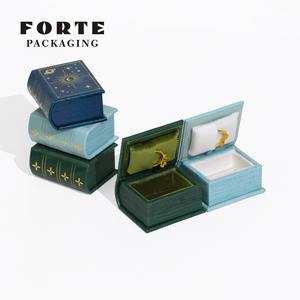 FORTE PACKAGING Boîte à bijoux de luxe en cuir PU, nouveau design, logo personnalisé, emballage pour bague et collier Magic Tome - Product Image 5