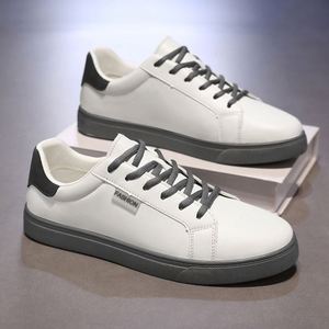 รองเท้าผ้าใบหนังแท้ผู้ชายแฟชั่นทันสมัย ระบายอากาศได้ดี มีเชือกผูก เหมาะสำหรับเล่นกีฬา สวมใส่ได้ทุกฤดู ใส่ลำลองหรือเล่นสเก็ตบอร์ดได้ - Product Image 2