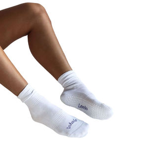 Chaussettes de yoga antidérapantes en coton avec logo brodé personnalisé, chaussettes de pilates antidérapantes pour femmes, beige et blanc café, personnalisables - Product Image 5