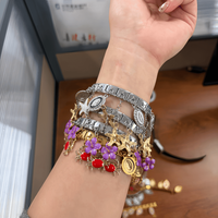 Vente en gros d'usine, styles de mode variés, pendentif en acier inoxydable, lien adapté aux bracelets à breloques italiens de 9 mm, fabrication de bijoux DIY, femme, homme