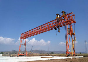 رافعة جسرية هندسية ذات عارضة مزدوجة 30-120 طن، محرك بمحامل وعلبة تروس PLC، معتمدة من CE، ارتفاع رفع 12-20 متر، من CraneTech - Product Image 4