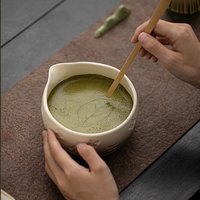 Harmony Bol en céramique moderne à bec verseur, motif floral en relief, vert dégradé, style Matcha, avec base en bambou, écologique, Japandi Wabi Sabi