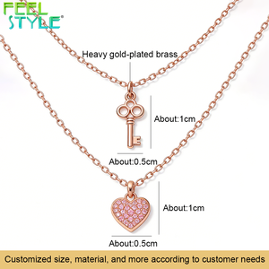 Collana a strati in acciaio inossidabile 316 placcato PVD oro spesso e colorato, con ciondolo a chiave vintage e cuore pavé di zirconi rosa 5A+ - Product Image 6