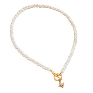 طقم مجوهرات نسائي فاخر بتصميم فرنسي عتيق، قلادة مطلية بالذهب مع إبزيم على شكل حرف OT وخرز لؤلؤي مقلد، بأسلوب أنيق وفخم - Product Image 5