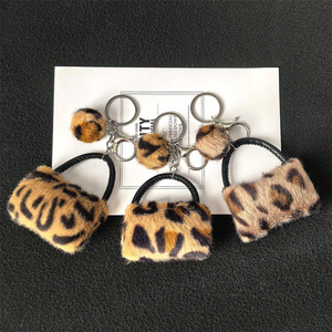 Mini bolso con estampado de leopardo, llavero de felpa, bolso bonito, Bola de piel sintética, Pompón, llavero de coche, colgante de anillo, llavero con pompón, novedades - Product Image 3