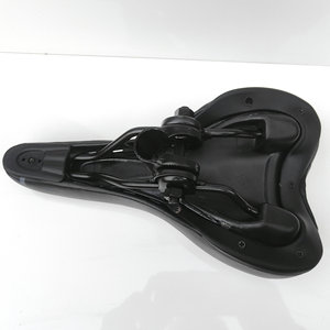 Sillín de bicicleta YINATTE, negro y gris, cómodo asiento para bicicleta de montaña, unisex, para adultos, para todas las estaciones - Product Image 4