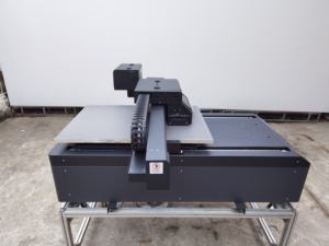 Impresora UV plana de tamaño 600 de 6090mm con impresión de 2 o <span class=keywords><strong>3</strong></span> cabezales I3200 XP600 TX800 para impresión de latas de coque de botellas cilíndricas - Product Image 6