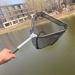 En gros Épuisette de pêche à la mouche triangulaire à section courte, pliable et rétractable, avec manche en alliage d'aluminium, maille 33x28cm, profondeur de la maille 33cm - Product Image 1