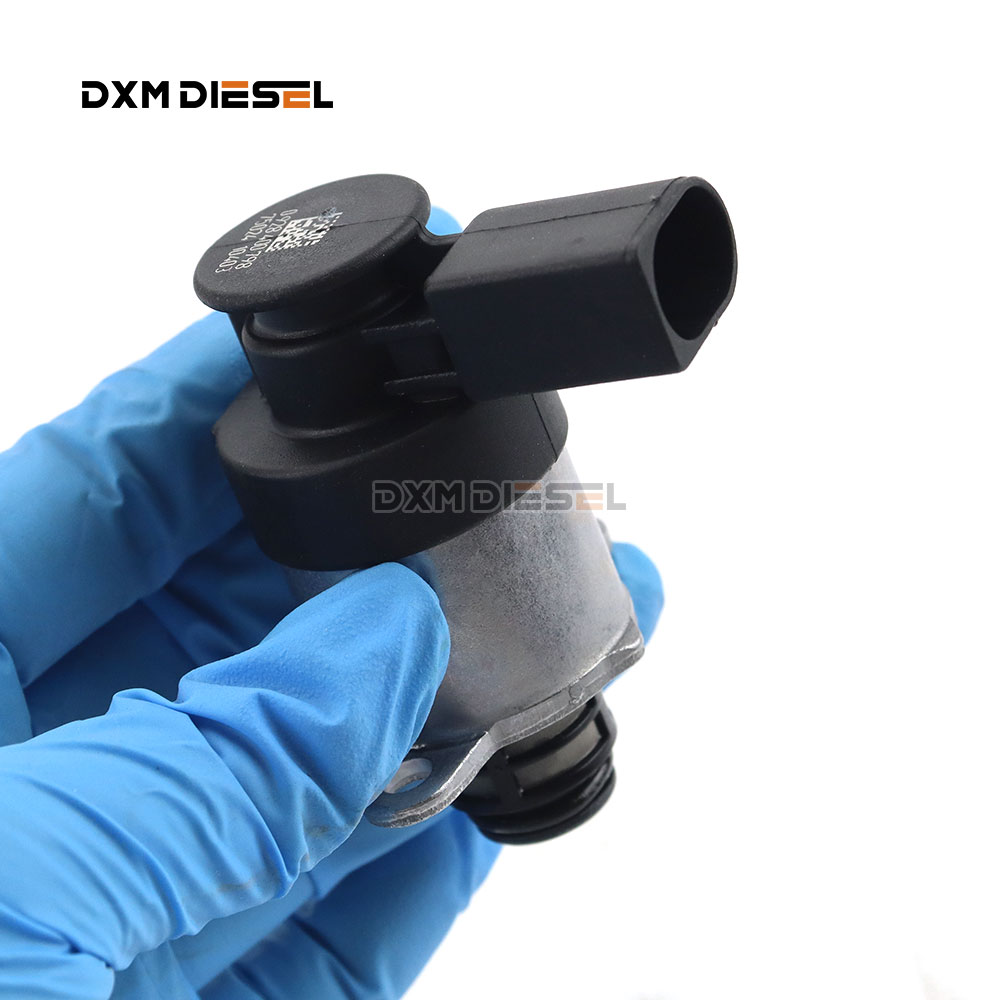 蝶 Amazon.com: 0928400818 Fuel Pressure Regulator Valve, ZDTOPA