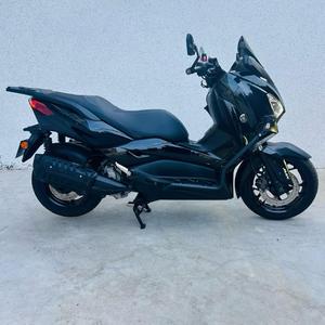 Yamaha <span class=keywords><strong>X</strong></span> <span class=keywords><strong>Max</strong></span> <span class=keywords><strong>300</strong></span> Usada, 300CC, Fabricada en <span class=keywords><strong>2023</strong></span>, con 16,000 Km, Viene con Tablero LCD, Frenos ABS, en Excelente Estado - Product Image 3