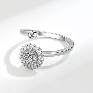 Anillos abiertos giratorios de girasol de moda, con microincrustaciones de circonita, chapados en oro blanco sobre cobre, joyería sencilla para niñas. - Product Image 4