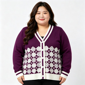 Cappotto Lavorato a Maglia Oversize da Donna con Bottoni, Stile Vintage, con Applicazioni Floreali a Rombo e Motivo Floreale Traforato - Product Image 1