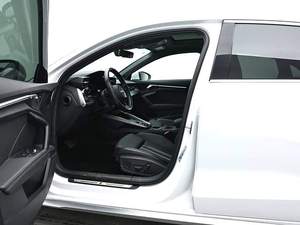 <span class=keywords><strong>Audi</strong></span> 2023 A3L Limousine <span class=keywords><strong>1.4</strong></span> <span class=keywords><strong>TFSI</strong></span> 35TFSI Edizione Sport Elegante (Restyling) Automatica - Product Image 4