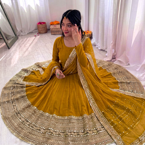 VISHNU K DESIGNS - Traje Anarkali con Falda y Dupatta de Seda Romana Vintage para Todas las Estaciones, Ajuste Regular, Bordado con Lentejuelas Naturales - Product Image 1