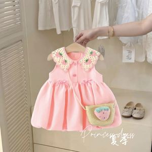 Vestito Rosa Senza Maniche con Colletto all'<span class=keywords><strong>Uncinetto</strong></span> a Forma di Fragola per <span class=keywords><strong>Bambina</strong></span>, Ideale per Occasioni Casual Quotidiane, Appuntamenti e Riunioni Familiari - Product Image 3
