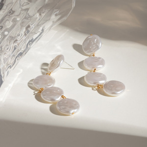 Vendita calda <span class=keywords><strong>stile</strong></span> <span class=keywords><strong>barocco</strong></span> irregolare 18k placcato oro grande perla barocca orecchini di dichiarazione esagerata orecchino per le donne regalo di nozze - Product Image 3