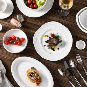 จานเซรามิกลายจุดสีน้ำเงินขาวเรียบง่าย สำหรับใช้ในบ้าน ร้านอาหาร จานสเต็กสไตล์ตะวันตก จานของหวานสำหรับโรงแรมระดับไฮเอนด์  จานแบบสั่งทำพิเศษ - Product Image 1