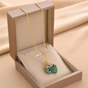 Collar con Colgante de Elefante de Jade Verde y Blanco de la Suerte Estilo Chino para Mujer, Cadena de Acero Inoxidable, Accesorios, Regalos - Product Image 4